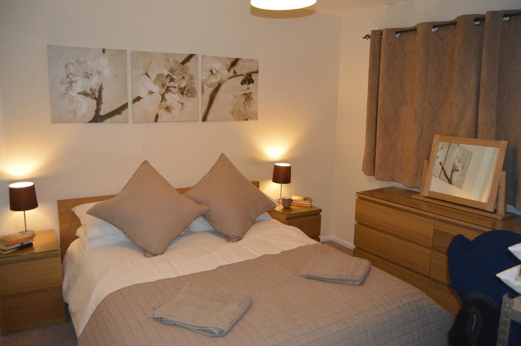Chesterton Court Apartment Gloucester Dış mekan fotoğraf