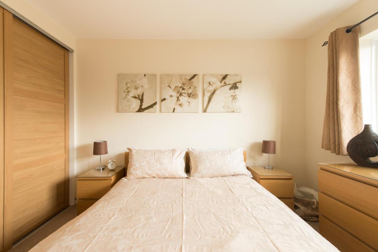 Chesterton Court Apartment Gloucester Dış mekan fotoğraf