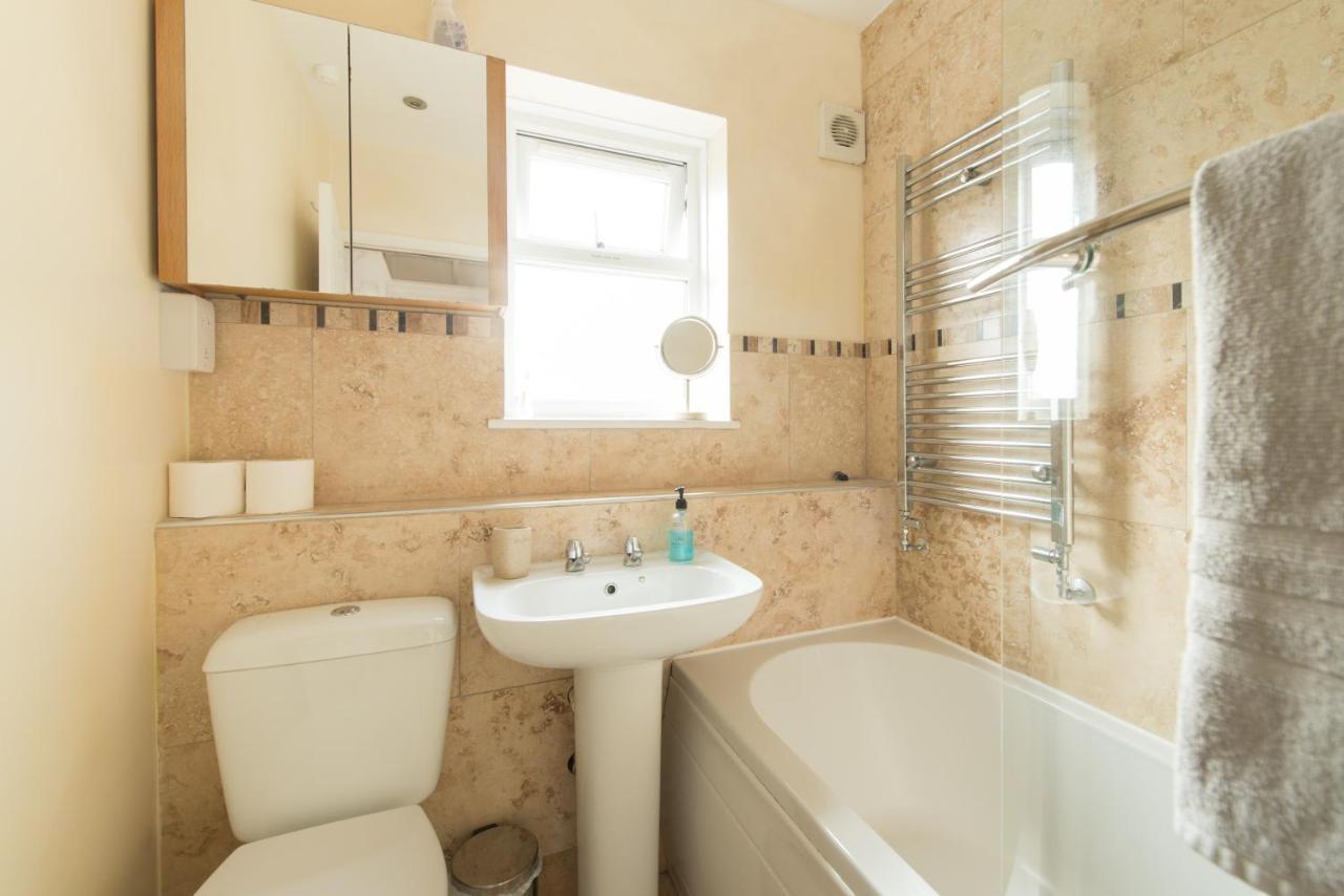 Chesterton Court Apartment Gloucester Dış mekan fotoğraf